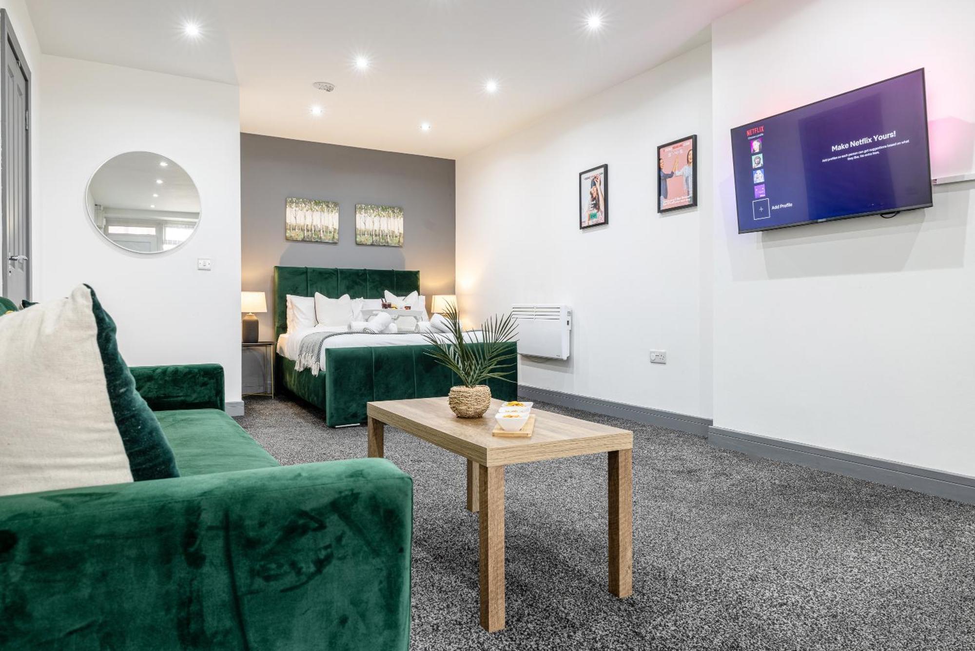 Rnm - Upgraded Business Stay For Travelling Contractors, All Amenities, Private Access Entire Place, Kitchen & Washroom, Smart Tv, Easy Access, Parking Nearby Cradley Heath Buitenkant foto