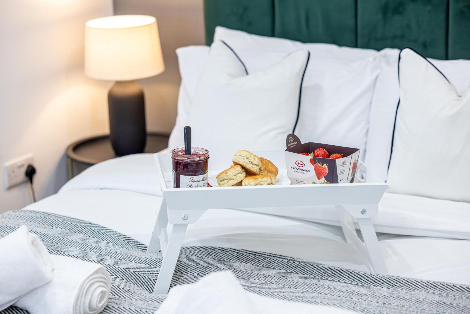 Rnm - Upgraded Business Stay For Travelling Contractors, All Amenities, Private Access Entire Place, Kitchen & Washroom, Smart Tv, Easy Access, Parking Nearby Cradley Heath Buitenkant foto